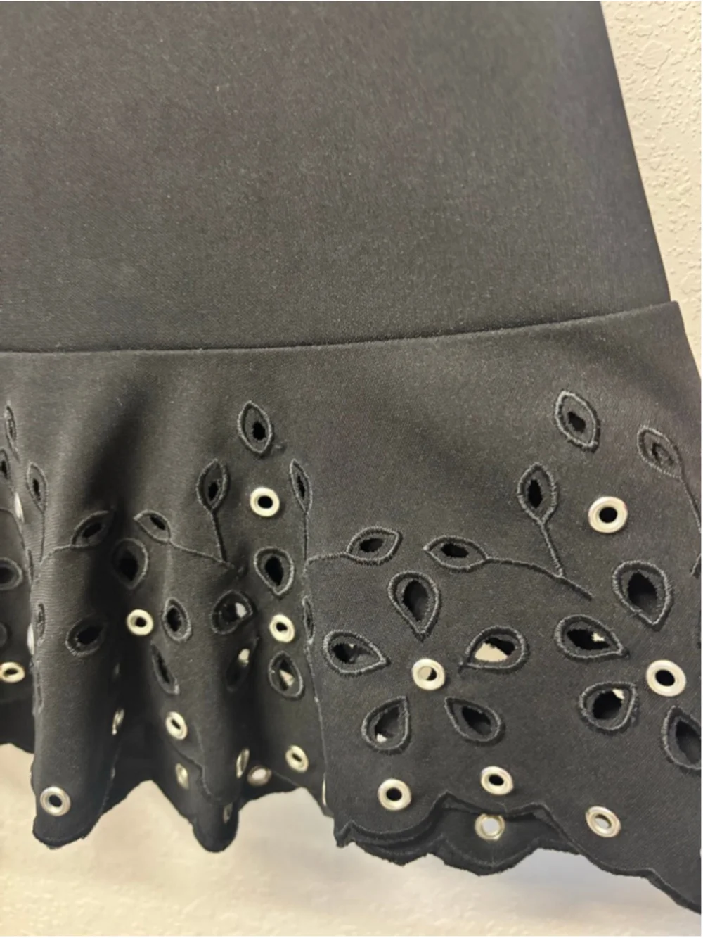 Women's Michael Kors Black Eyelet Midi Skirt Size 8 EUC workwear
